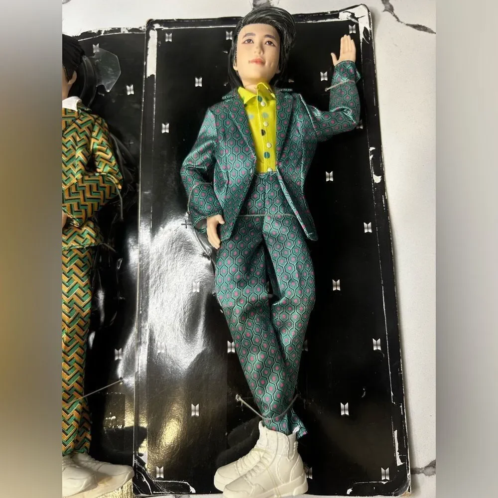 Stylish Patterned Suit Dolls Set